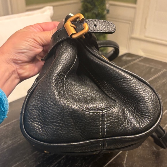 Chloe Black Leather Shoulder Bag with Gold Lock - Picture 6 of 15